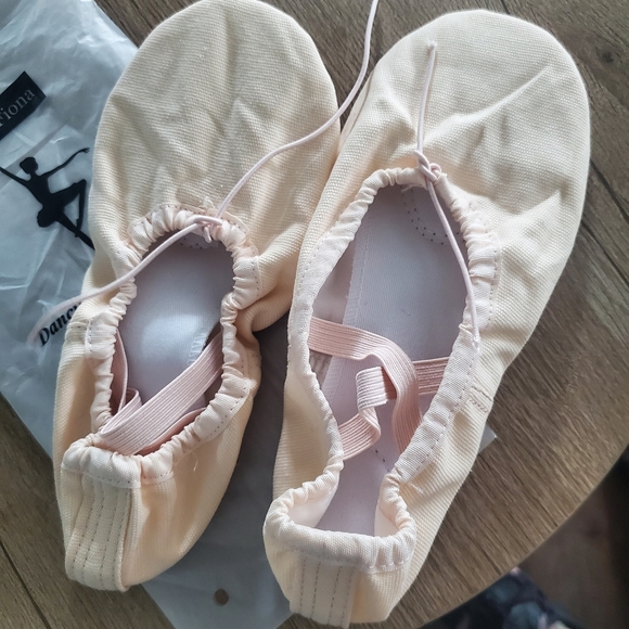 Brand New Ballet flats 6.5, Dance - Picture 4 of 5